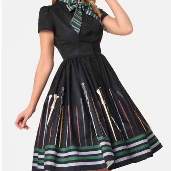 ISO Magic Wand Unique vintage Dress any house - Picture 2 of 2